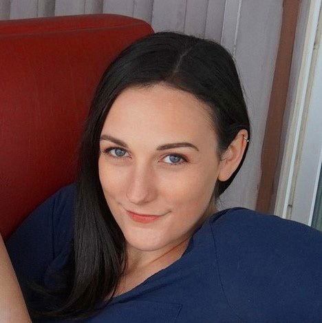 Clara Dee's avatar