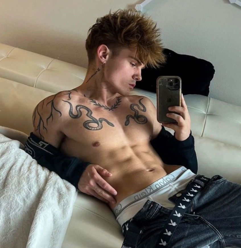 Cody Andrew (8+ Inch 👀)'s avatar