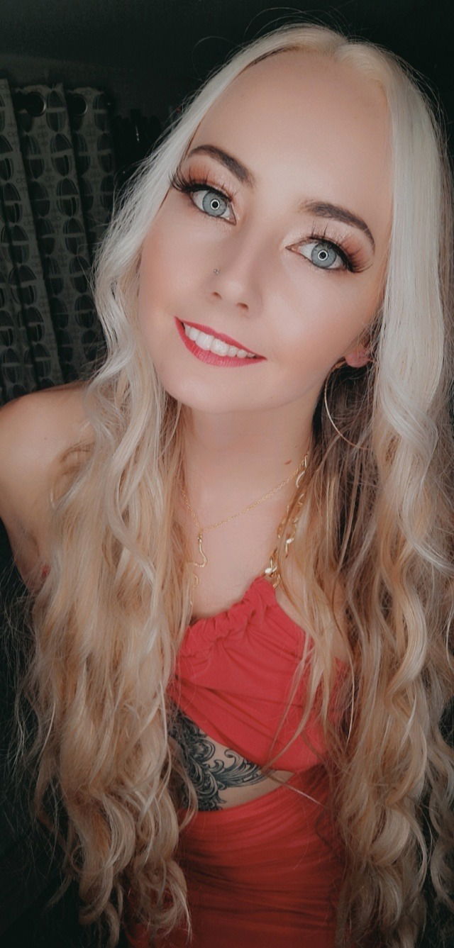 Connie Louise's avatar