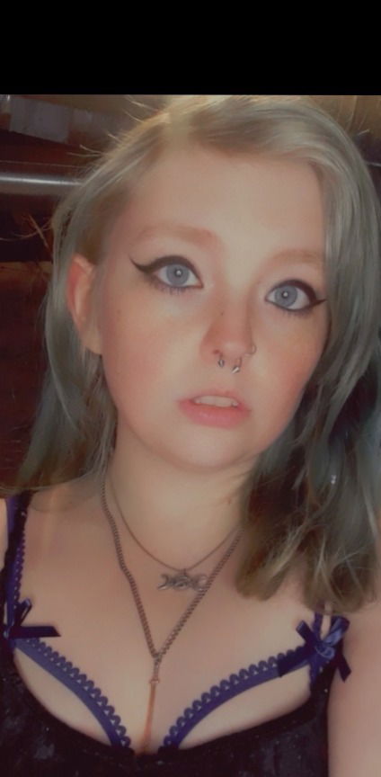 Vana 🖤's avatar