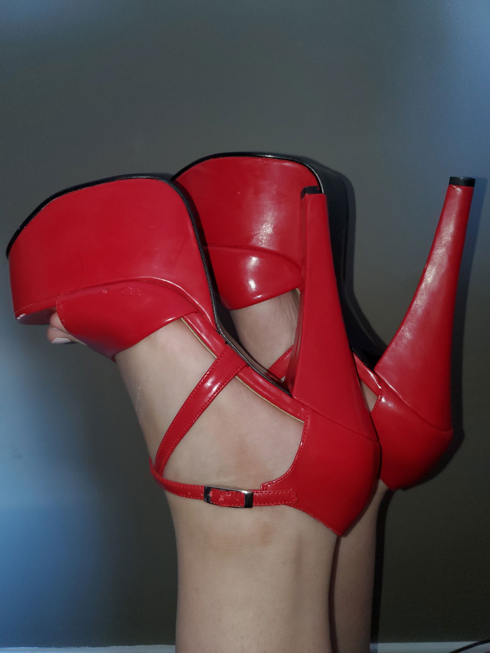 CrimsonPrincessFeet's avatar