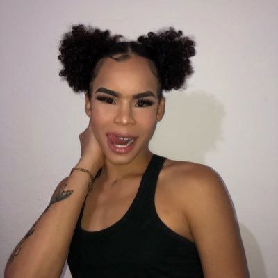 Crismel White🐩's avatar