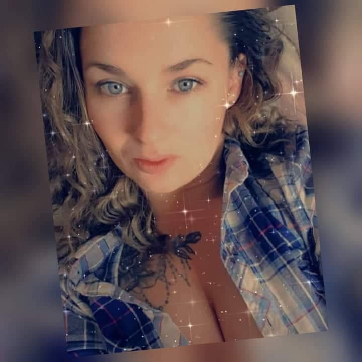Curvie Emma's avatar