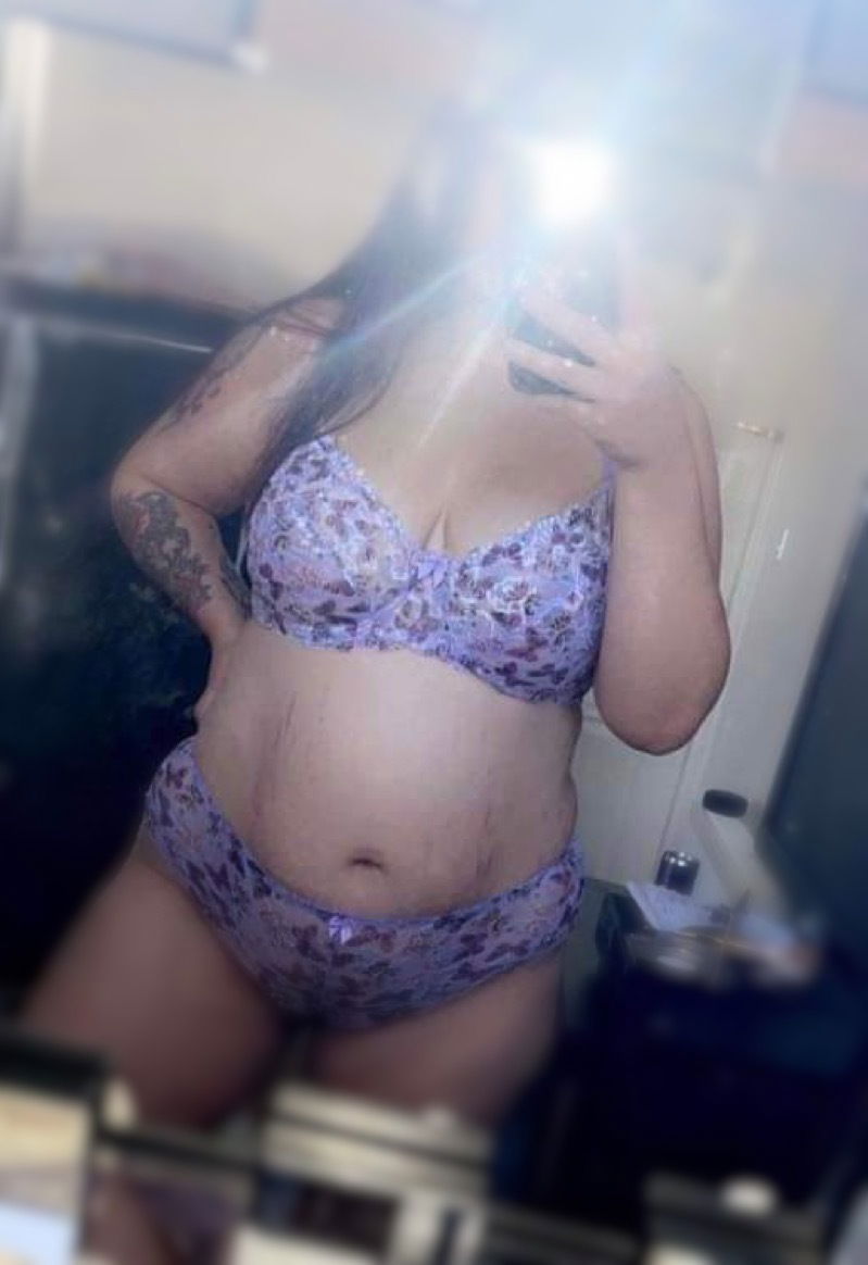curvvsgloree's avatar