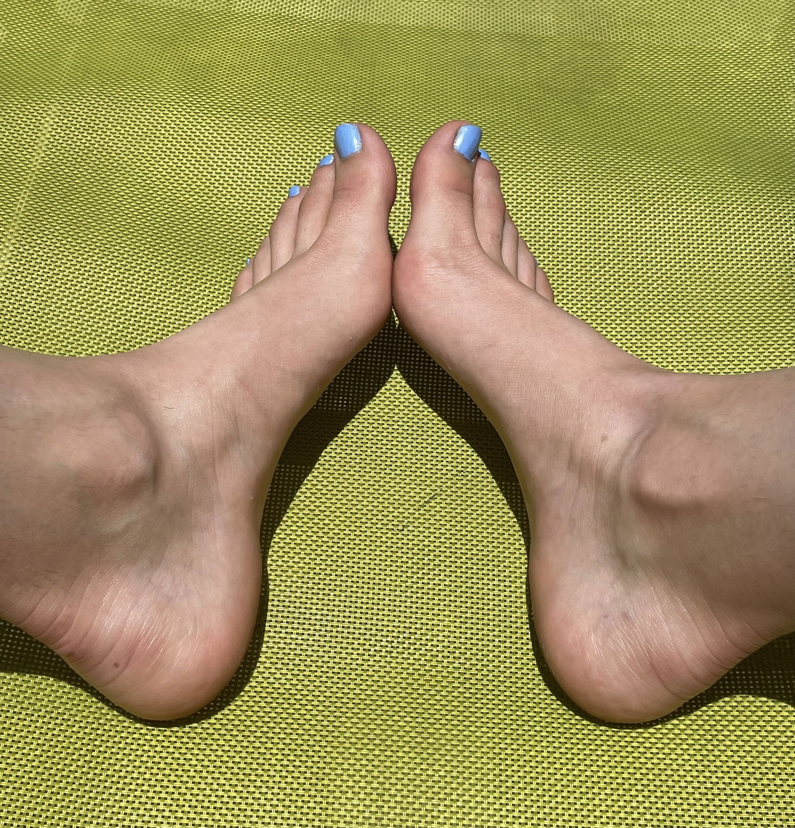 Cute Toes 👣🌈's avatar