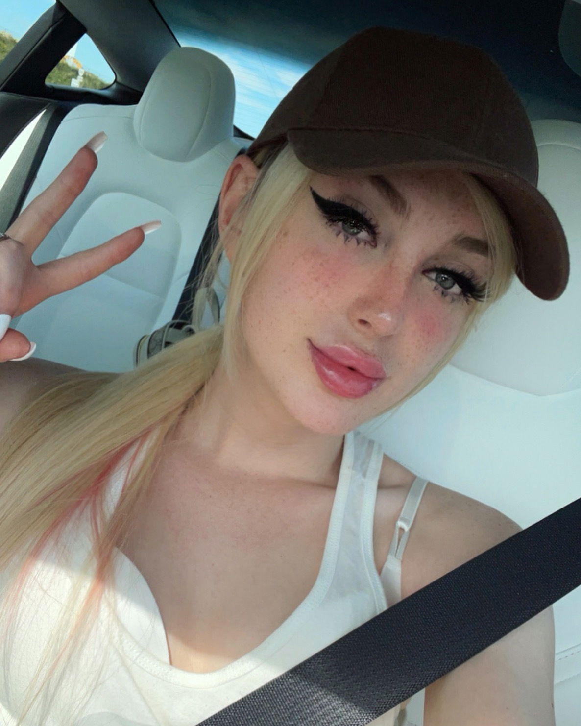 πΌππππ's avatar