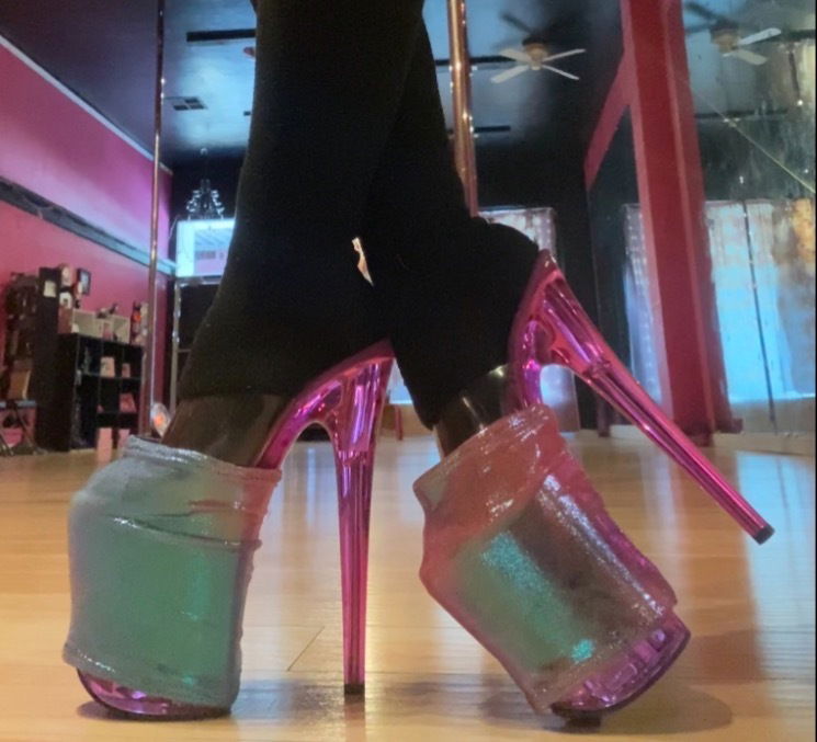 Dances in Heels's avatar