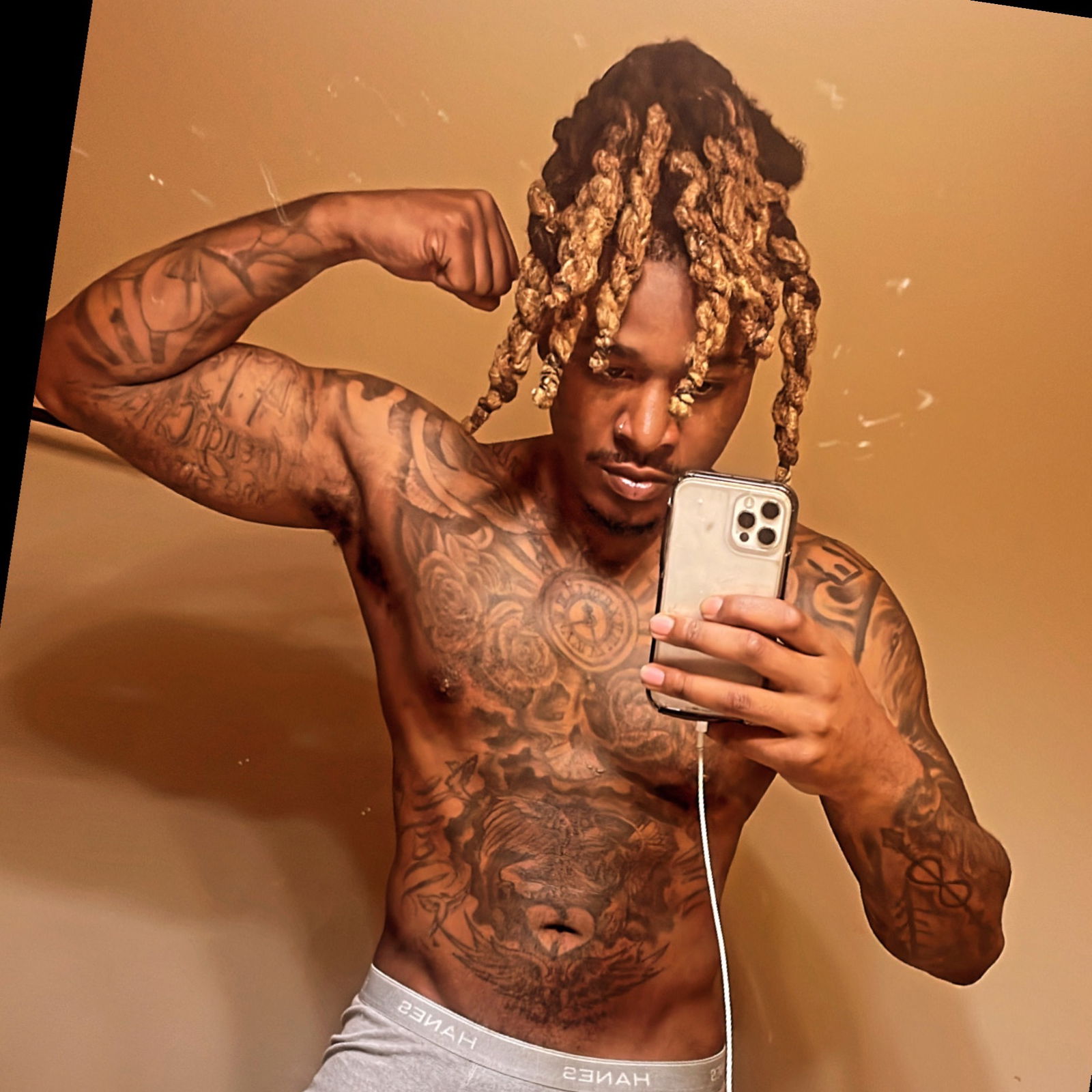 ( Da-Stro-Show ) 🥜's avatar
