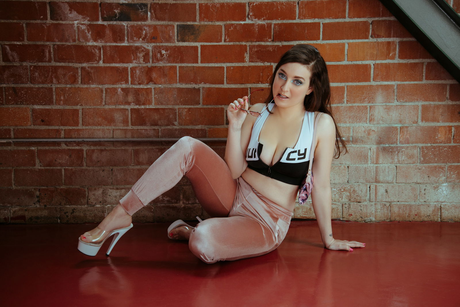 Delphine 💕 Hairy, Curvy, Busty, Nerdy 😈's avatar