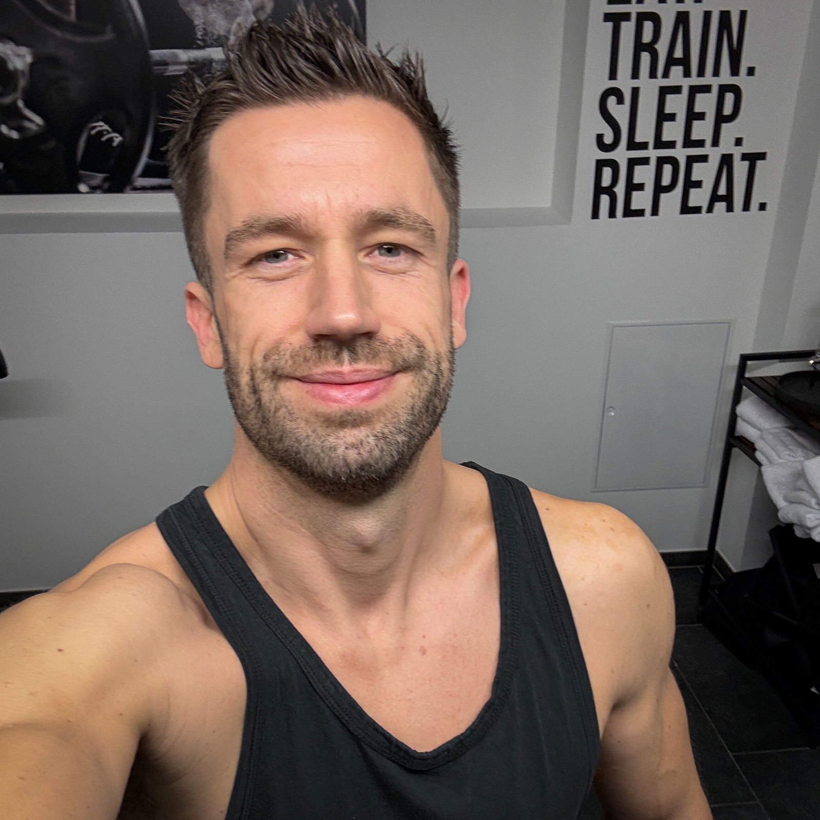 DennisXL 💦's avatar