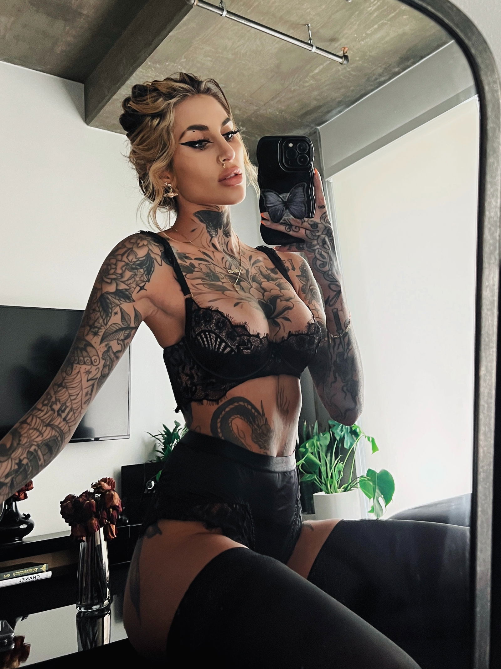 Poison 🥀's avatar