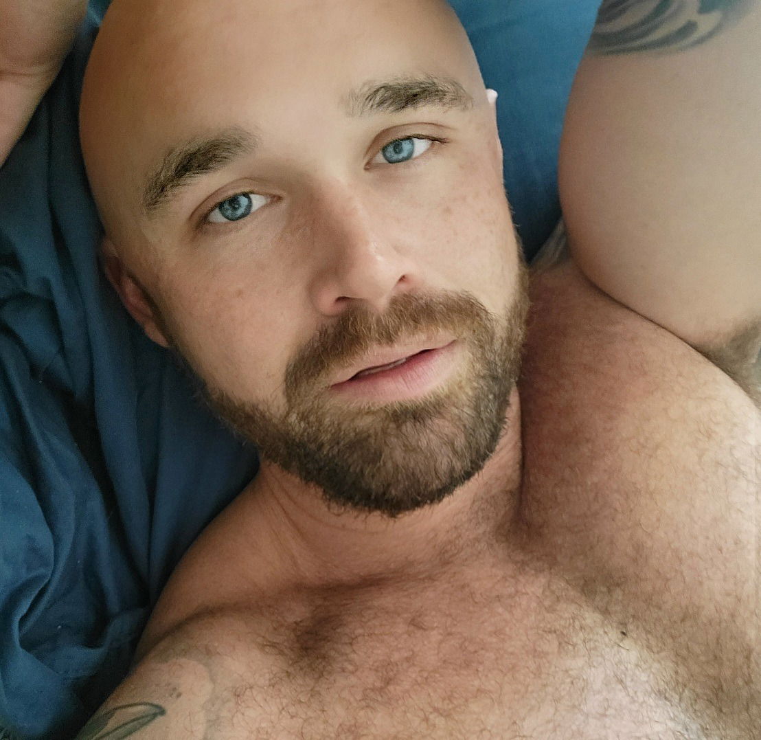 Fit Str8 8" Thicc Uncut Blue-Eyed Devil's avatar