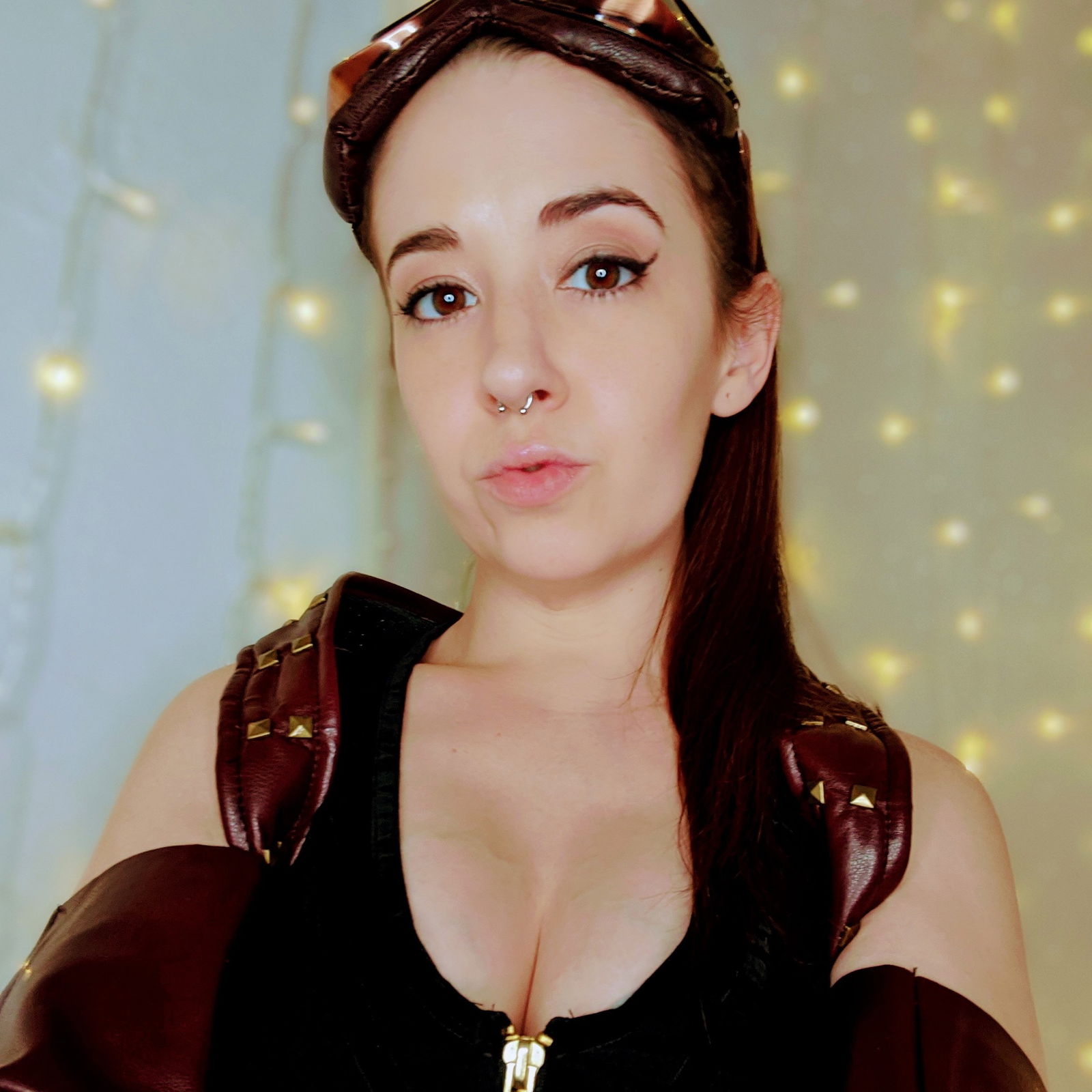 Domina Raze's avatar