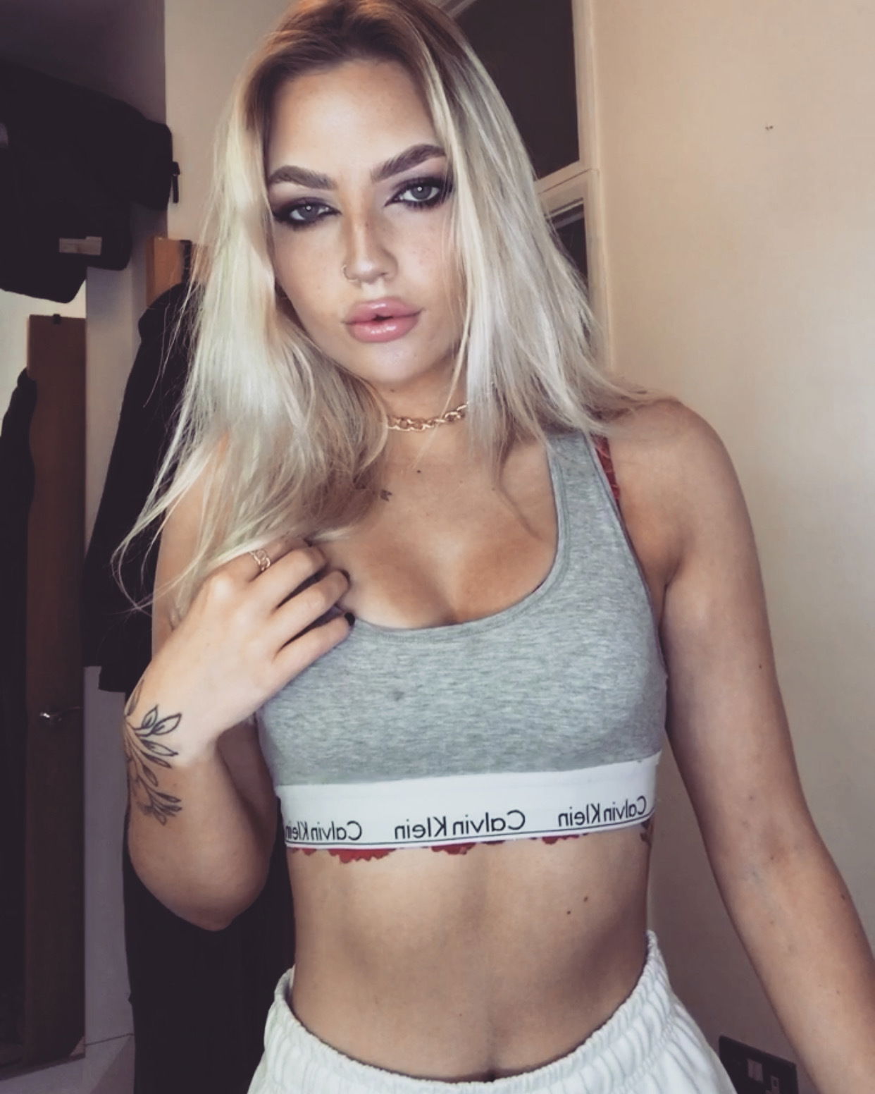 Ell 🦋🦋🦋's avatar