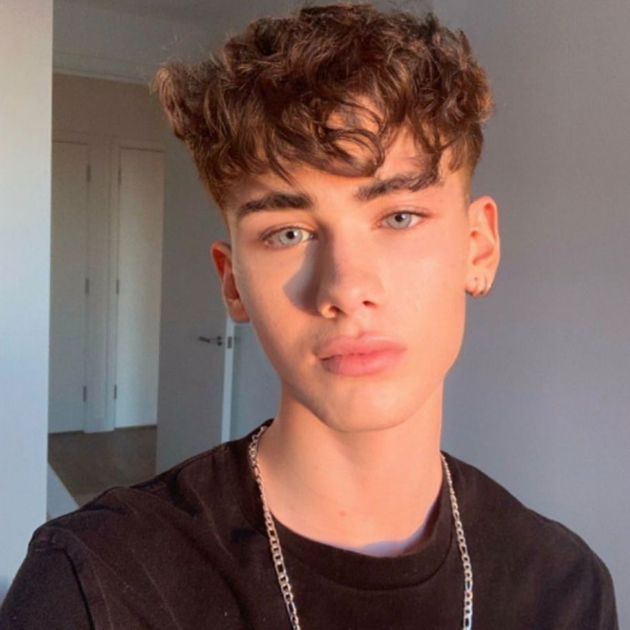 ELI ✮ FREE PAGE ✮'s avatar