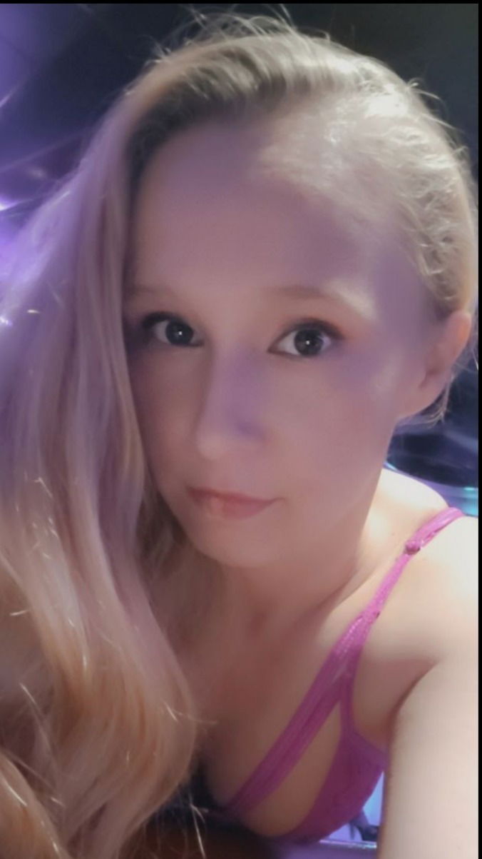 Elaina Marie's avatar