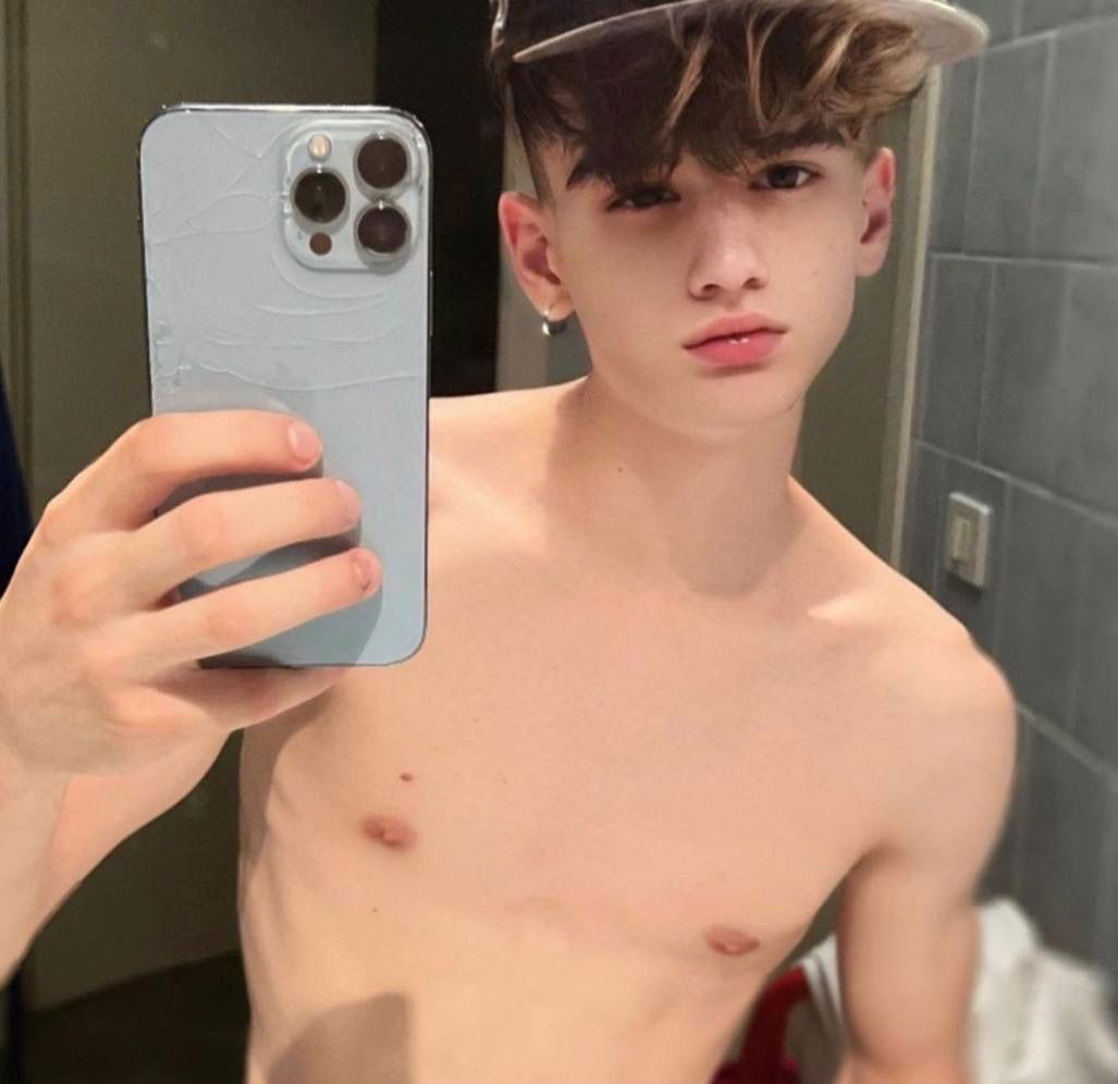 Elias Twink TOP 0.0%🫅🏼's avatar