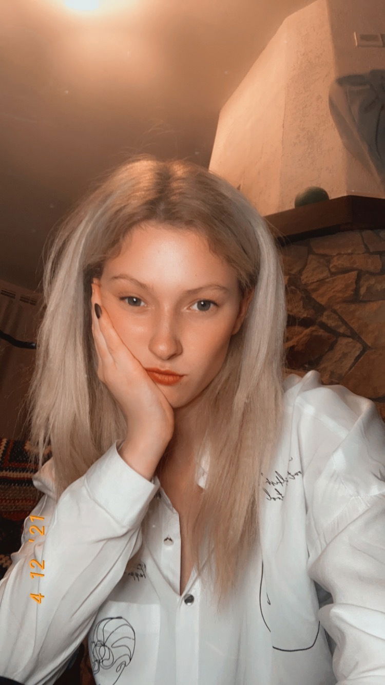 Ella's avatar