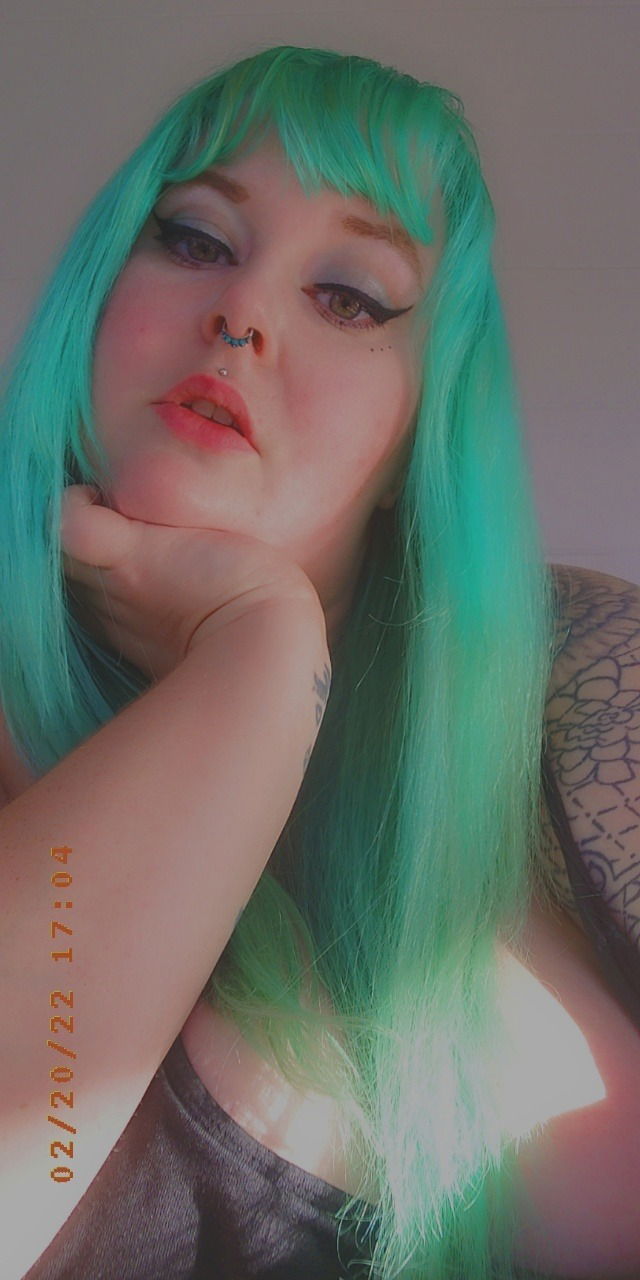 Emerald Violet's avatar