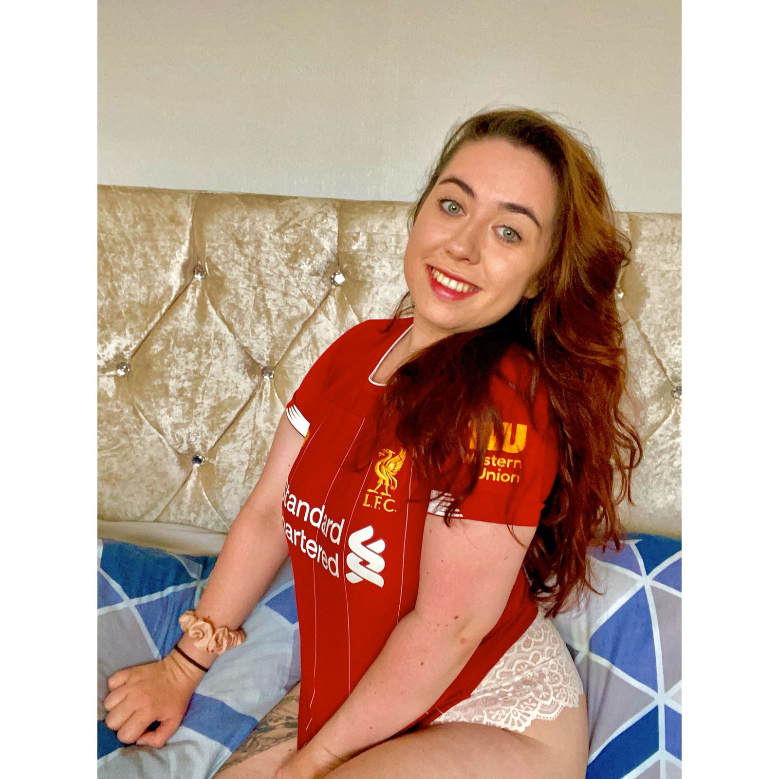 Emi Lou's avatar