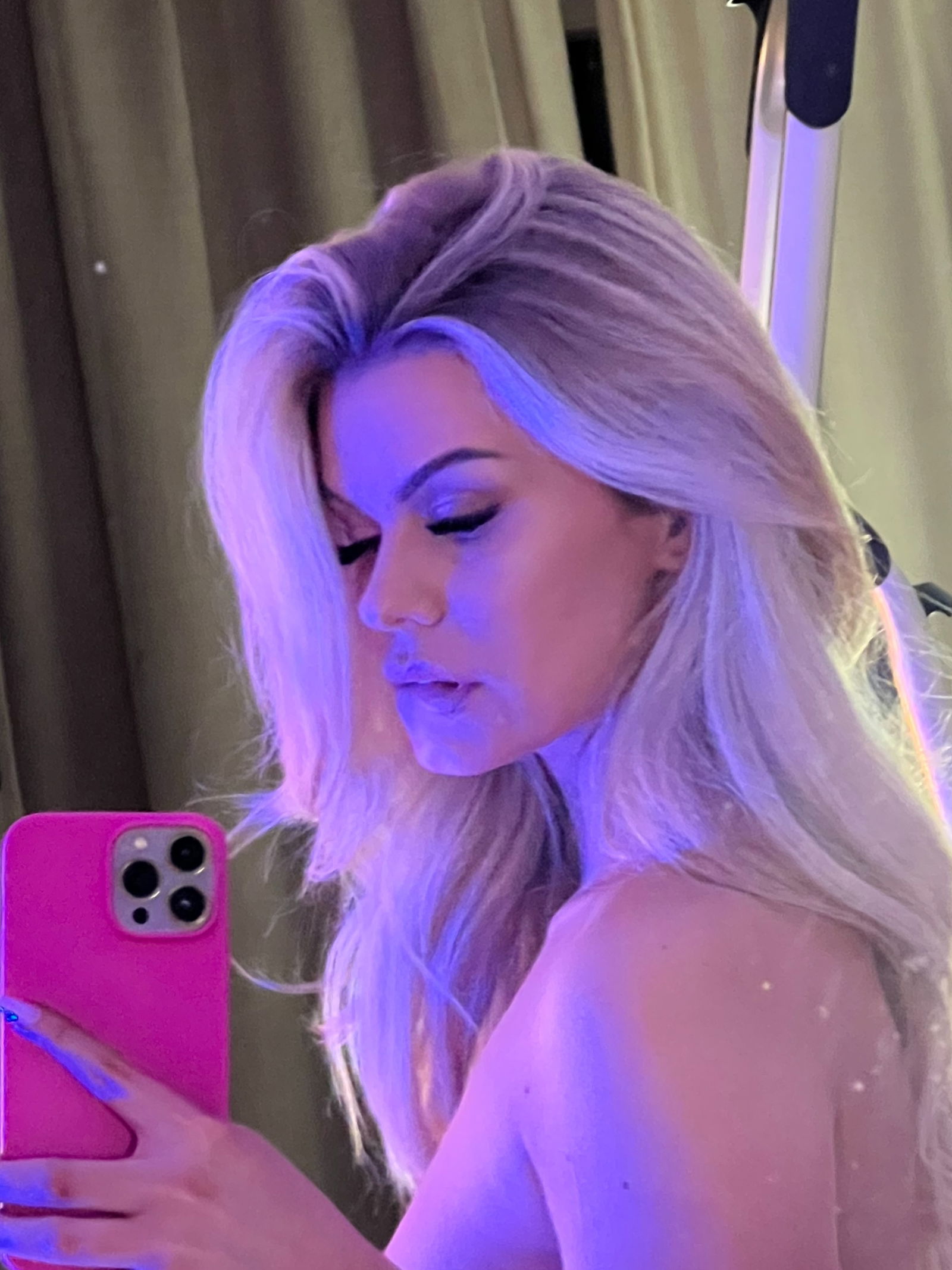emisecrets💦👀 (FREE PAGE)'s avatar