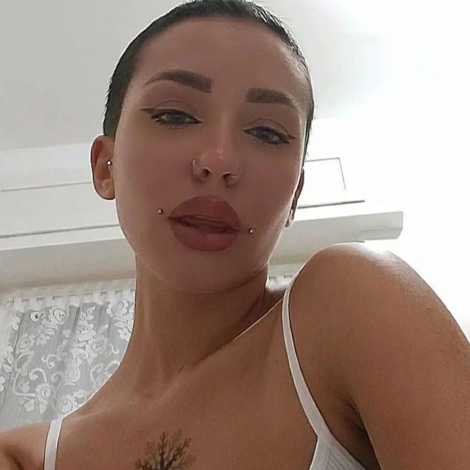 🧚🏻‍♀️