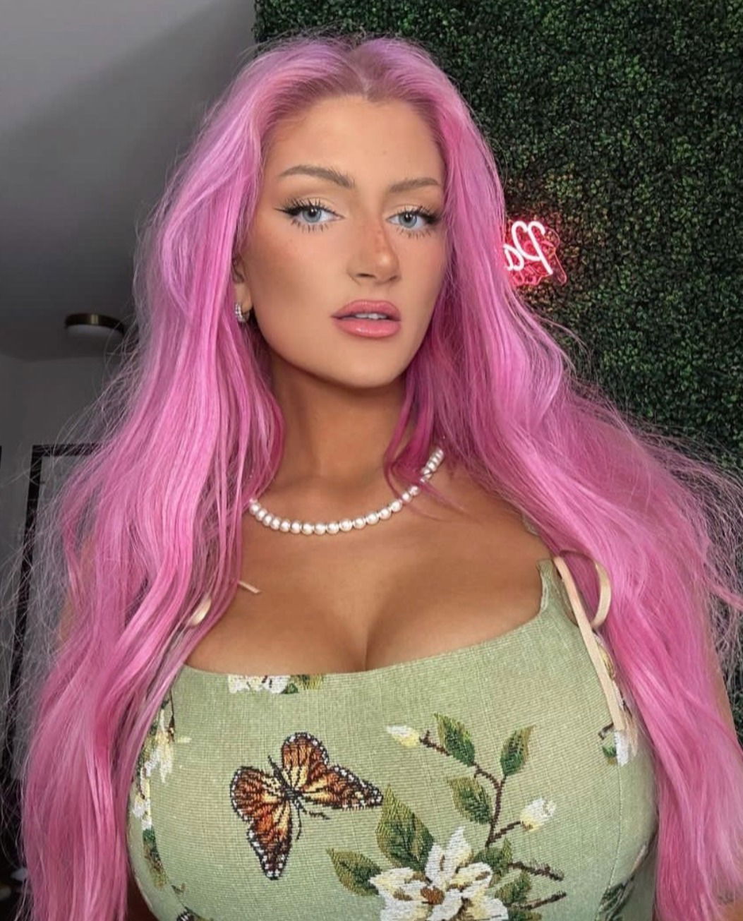 Emmy Bre (Free)'s avatar
