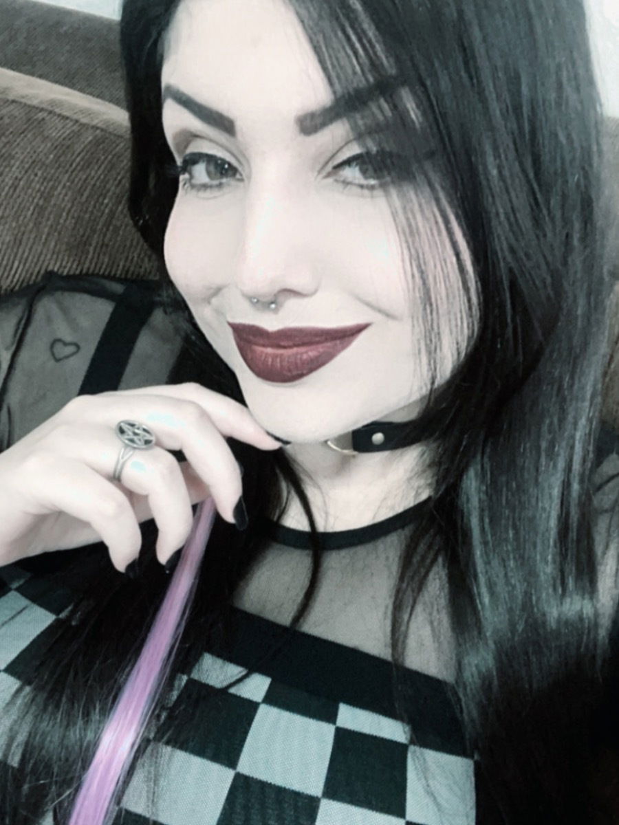 Baddie Emo 🖤's avatar