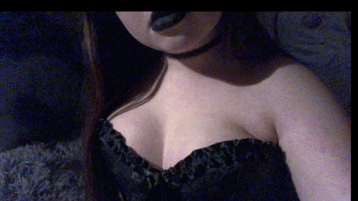 Envy 🥀's avatar