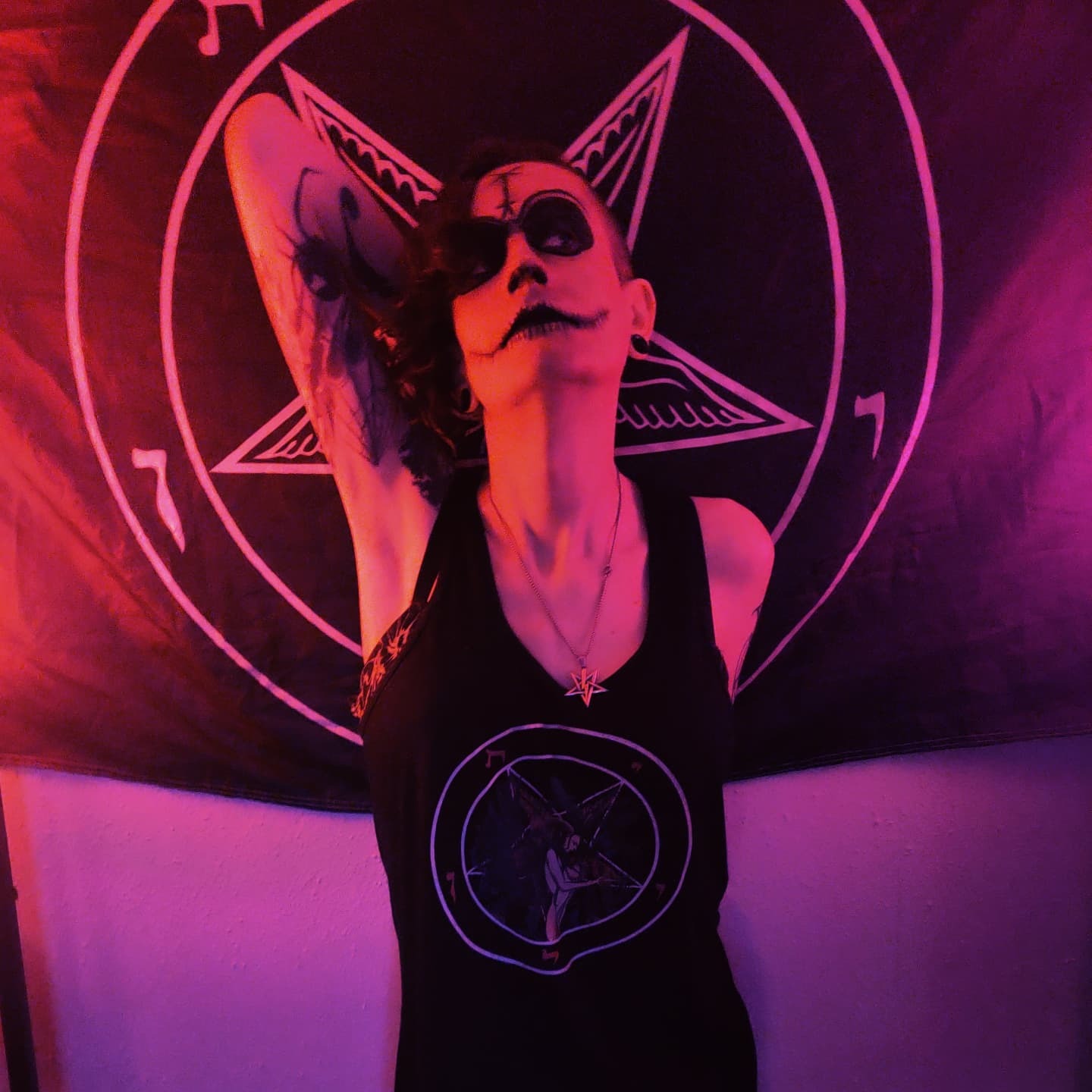 Vesper Valen☠️🦴💀's avatar