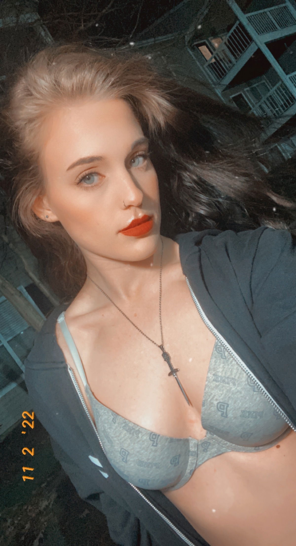 Essa Rose's avatar