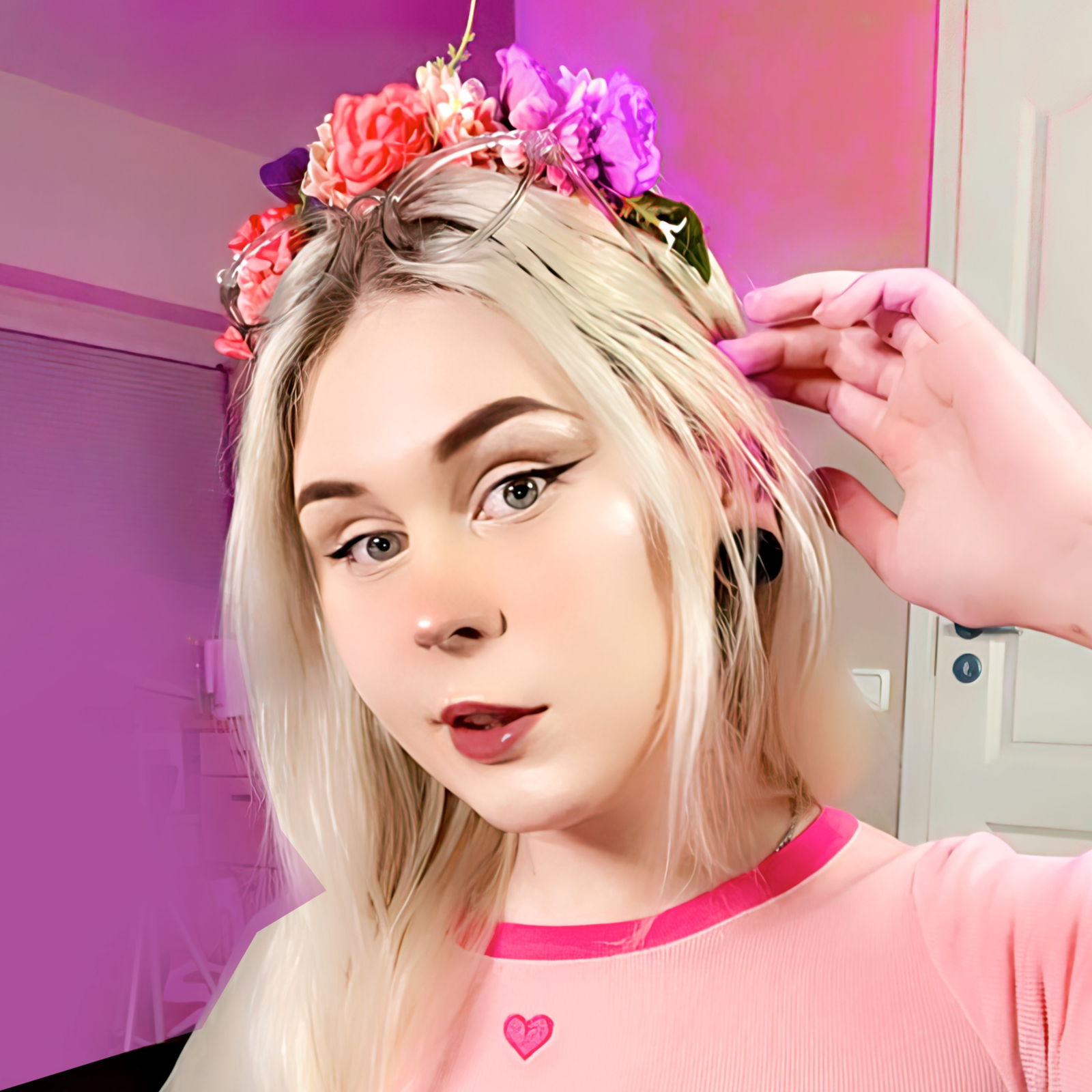 🌸 Eva Ellary's avatar