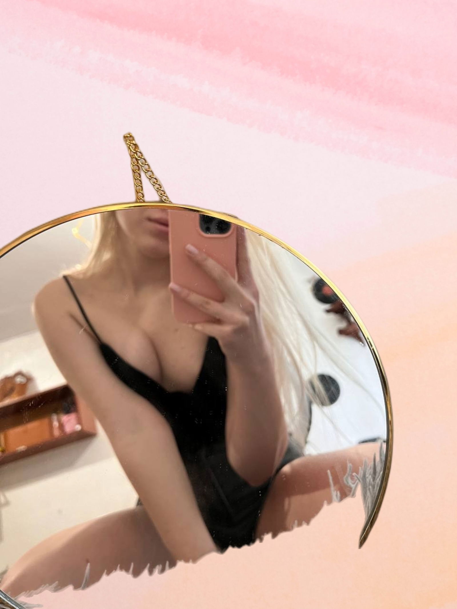 Eveline🐇's avatar