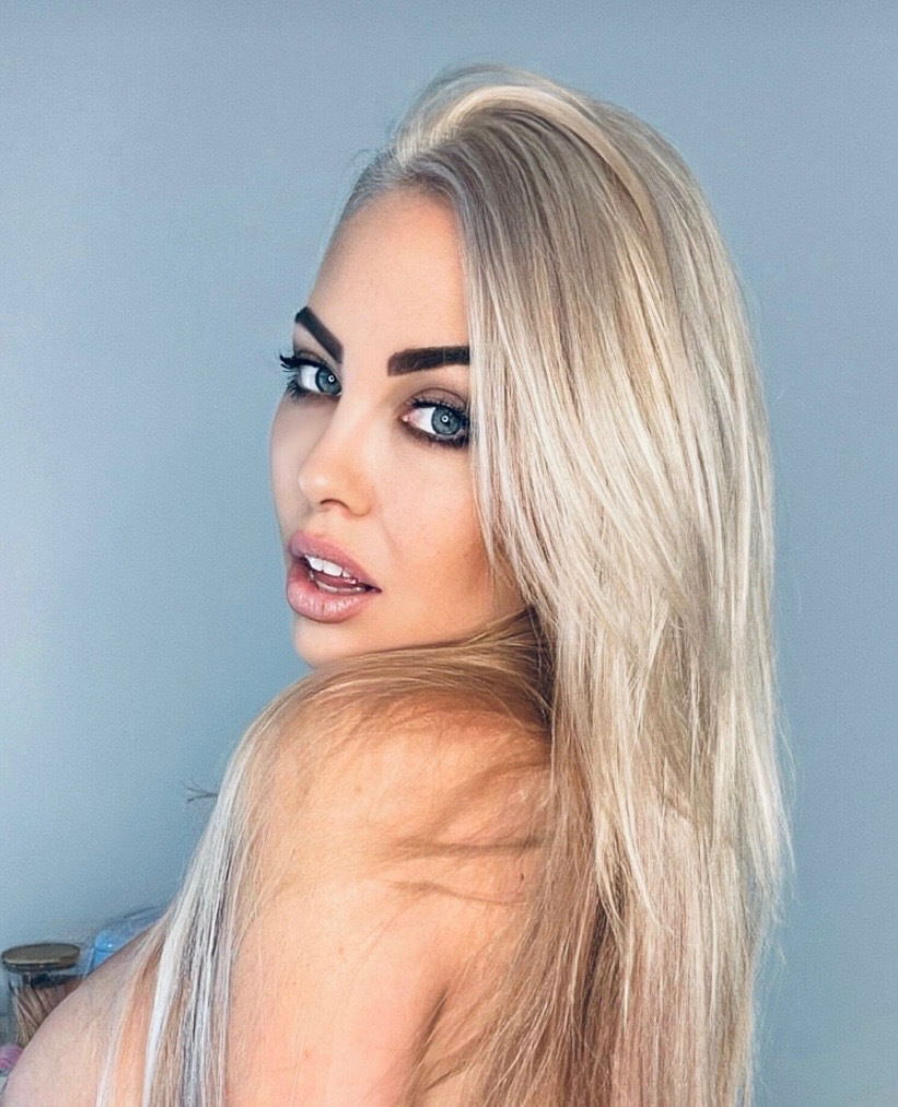 EVIE LEANA π½ ONLINE NOW's avatar