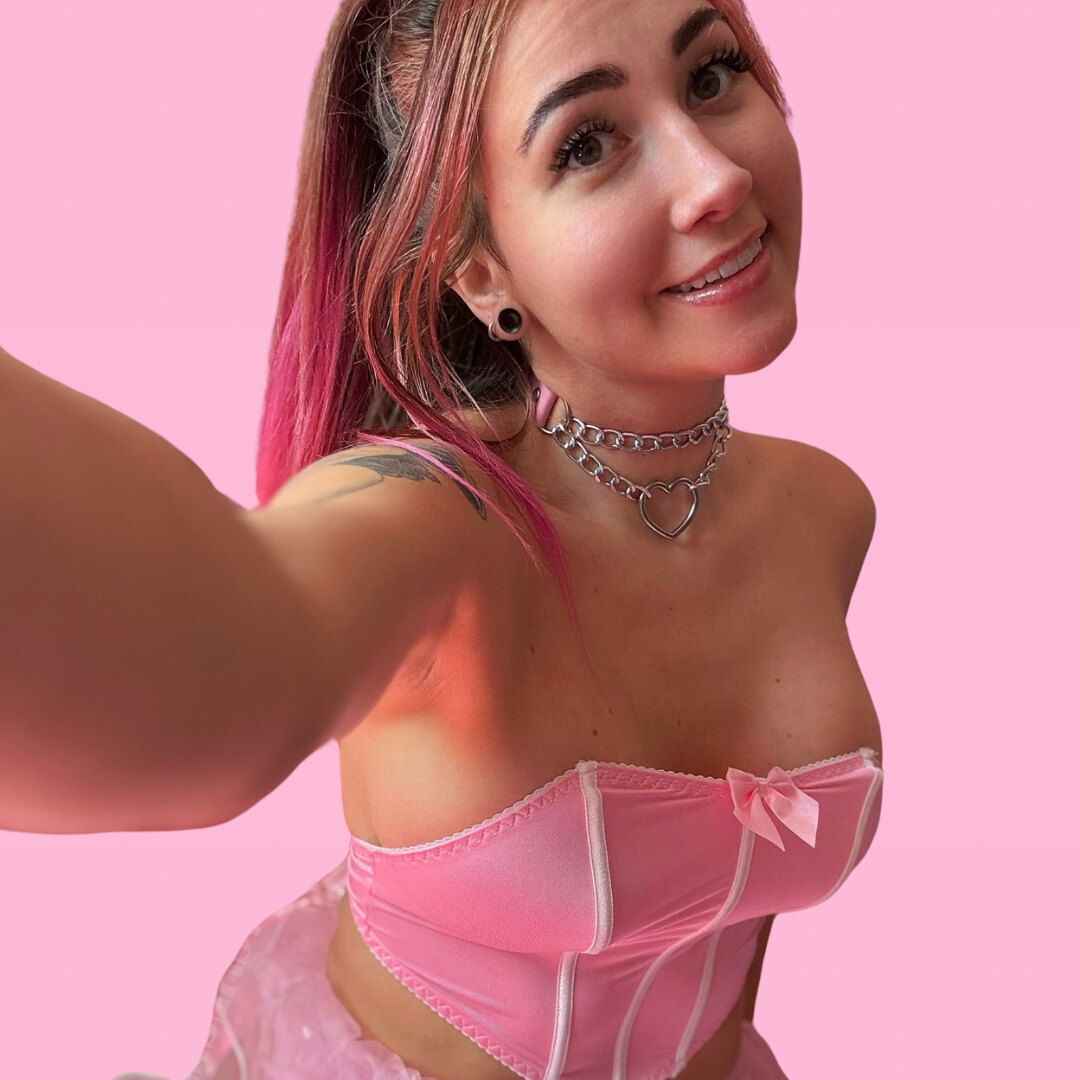 𝐅𝐀𝐑𝐑𝐀𝐇 💗🧁 𝐁𝐃𝐀𝐘 𝐌𝐎𝐍𝐓𝐇 💗🧁