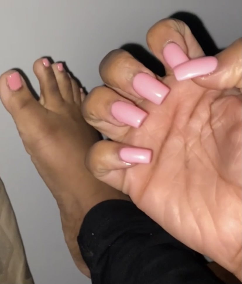 Feet Fetish 🥴's avatar