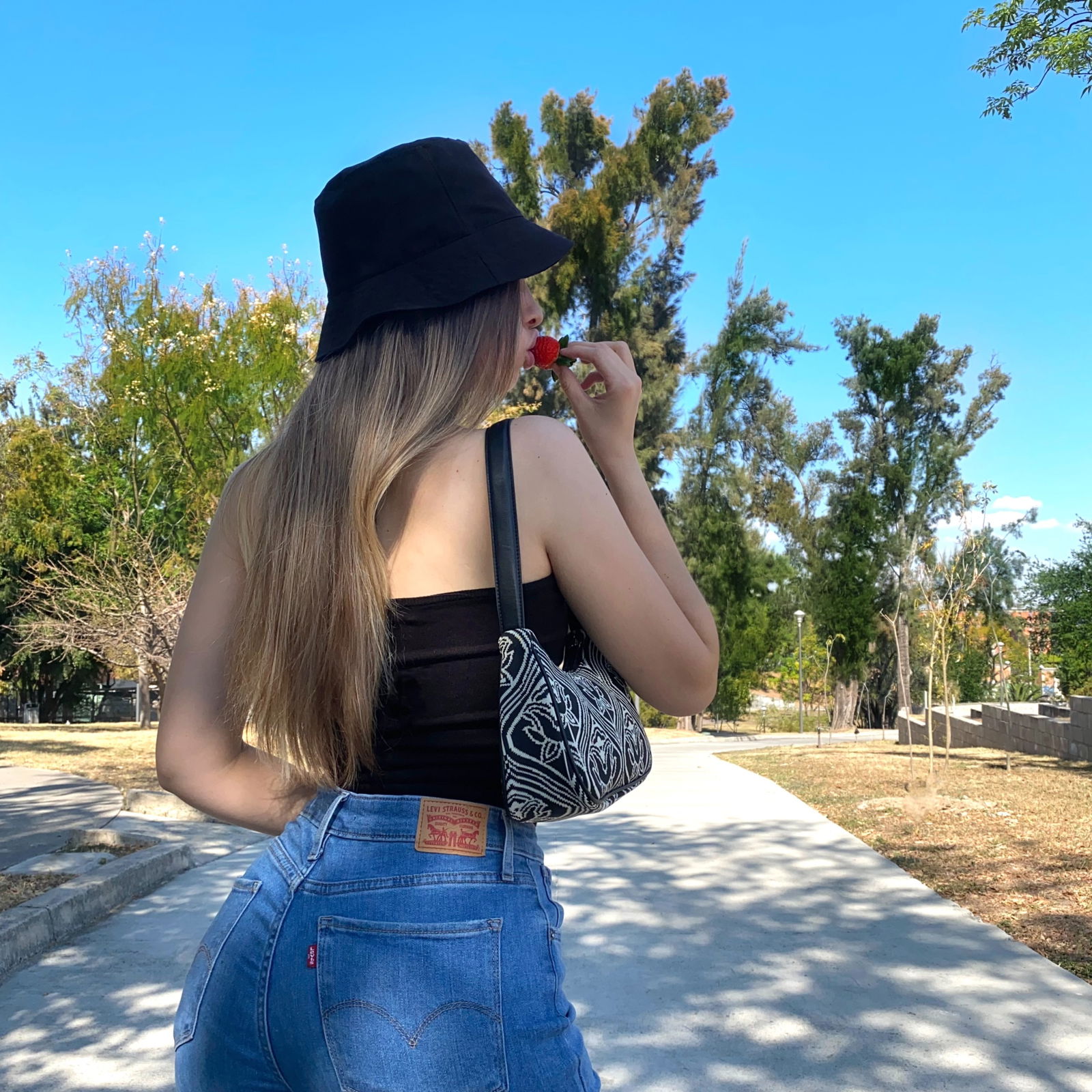 F ✨'s avatar