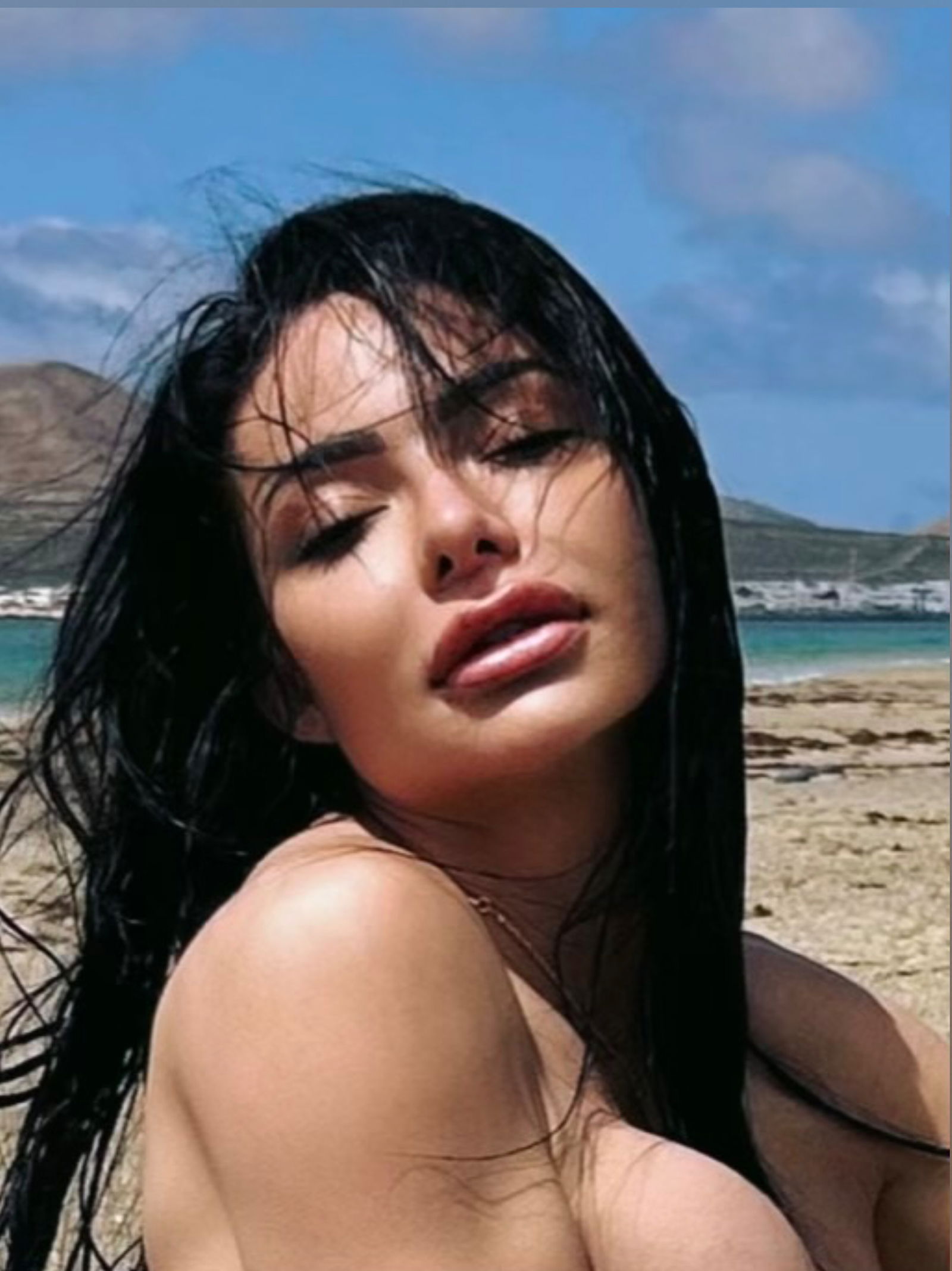 Flavia Oliver's avatar