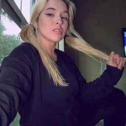 Flowersandgerrl's avatar