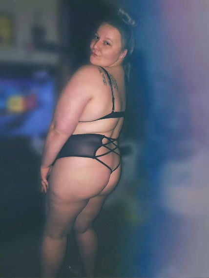Thick Snowbunnnyyy 🥶