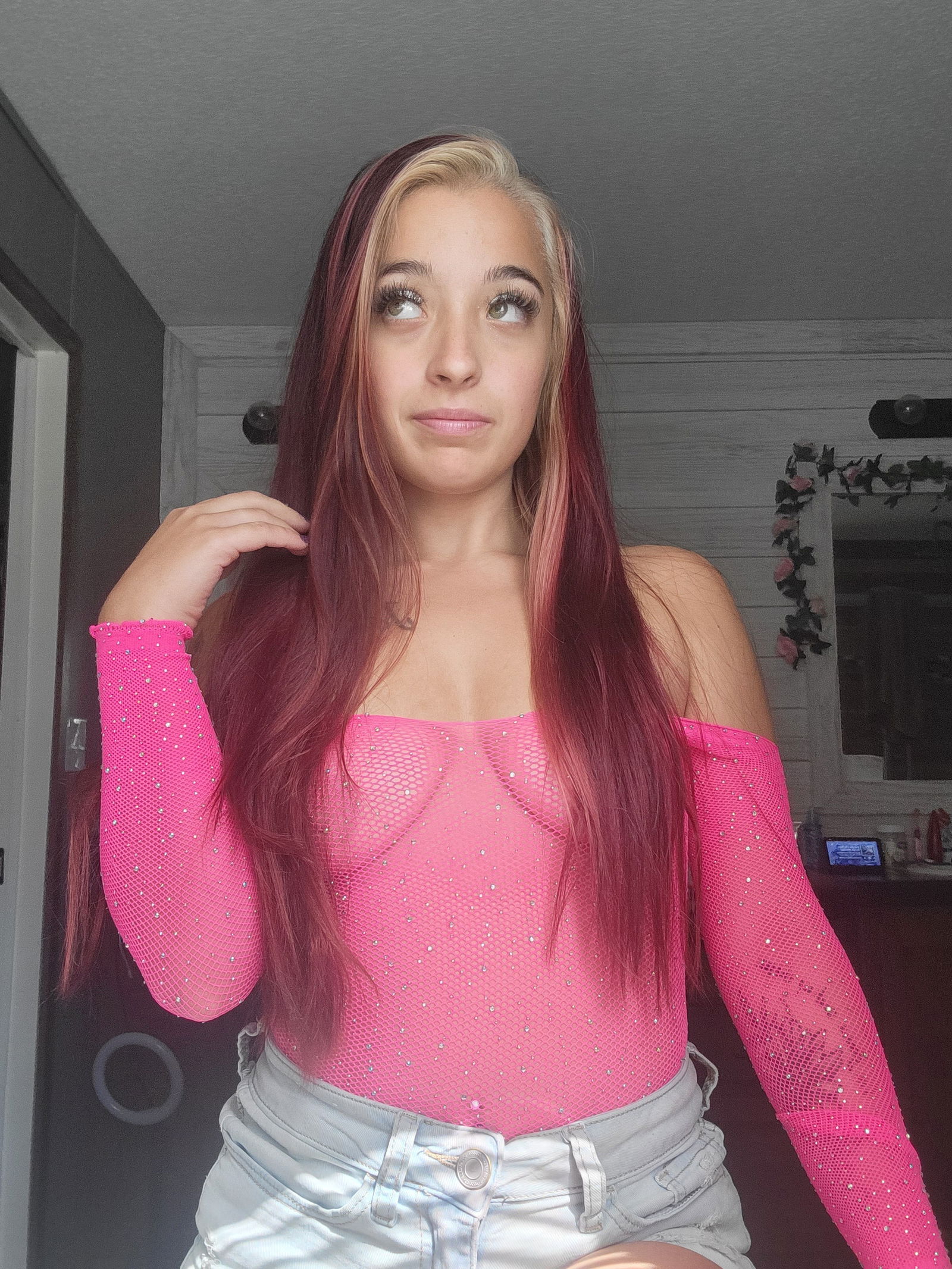 Haley Nicole's avatar