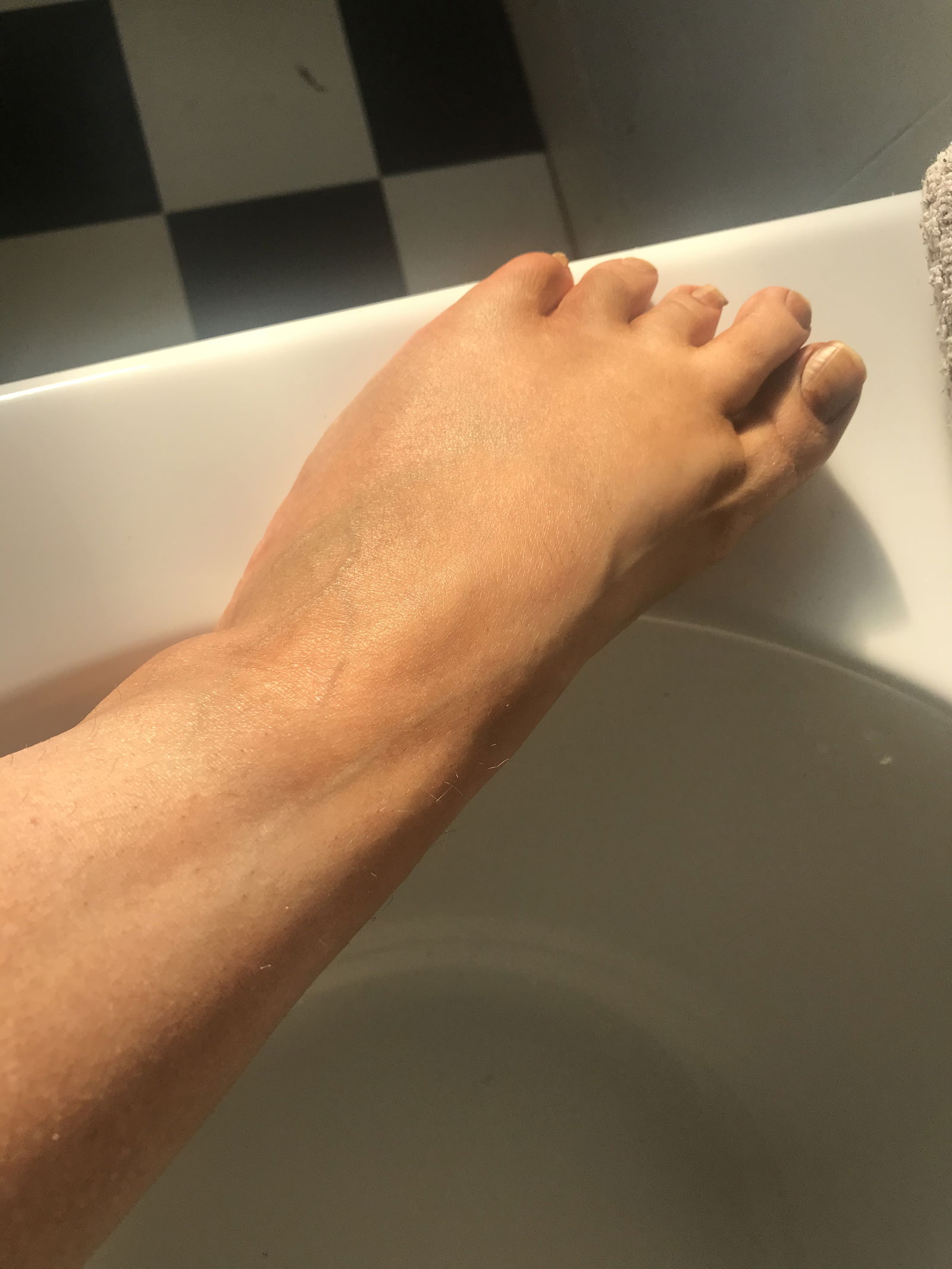 Wee feet's avatar