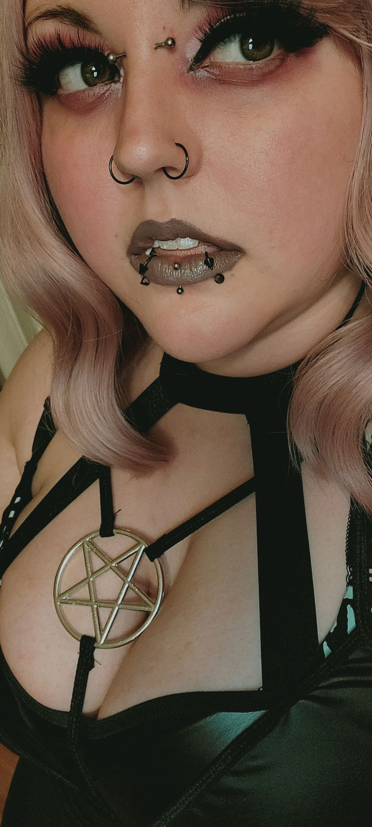 Rae Valentine's avatar