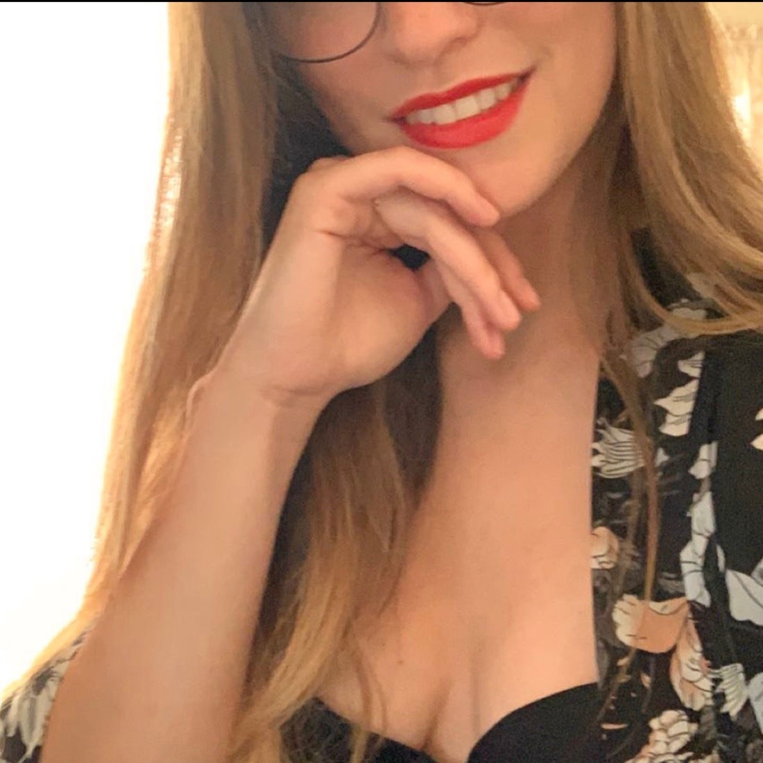 Hands on pussy's avatar