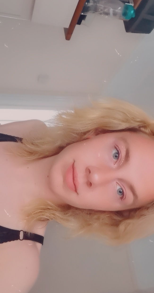 Hannah kitchener's avatar