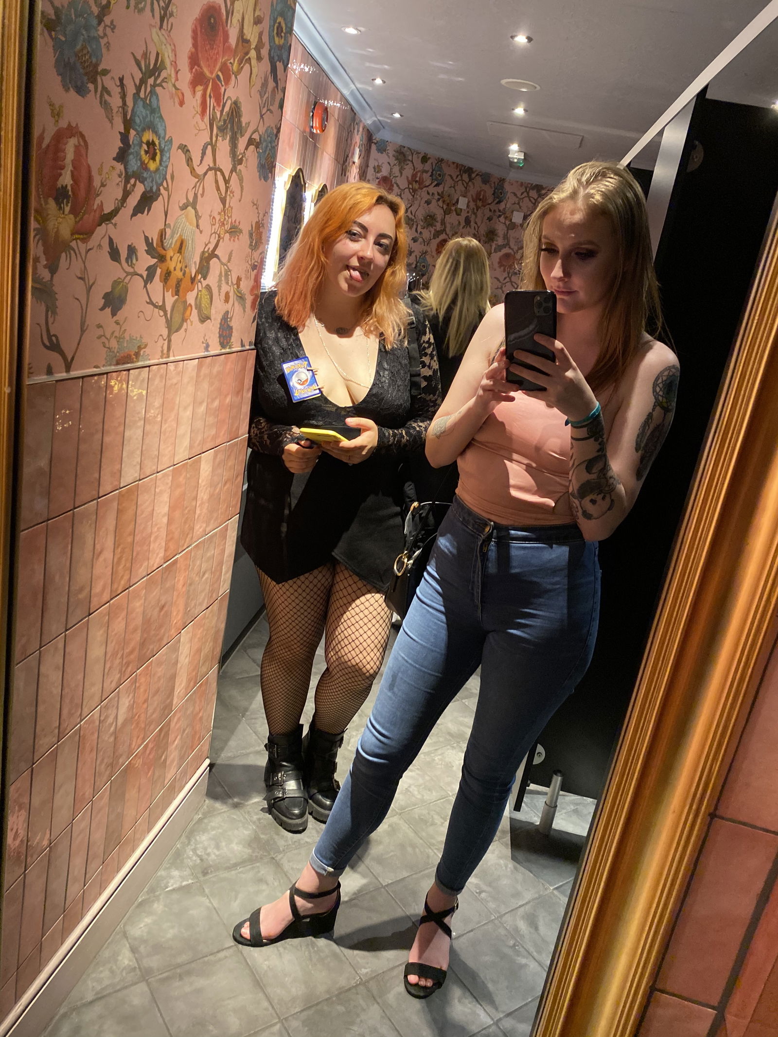 Meg and Charlie💋's avatar