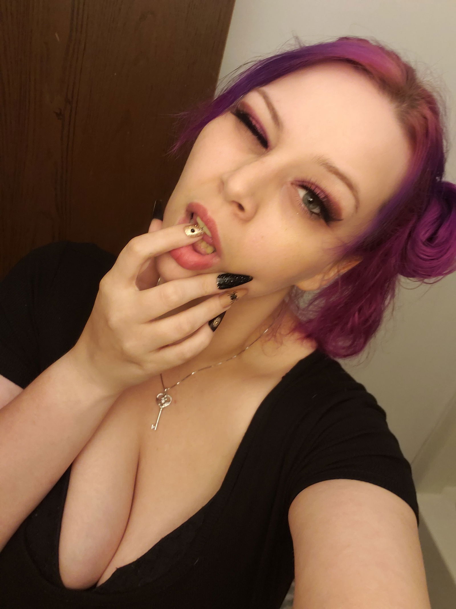 Heavenly's avatar