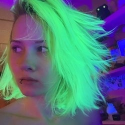 unicorn life's avatar