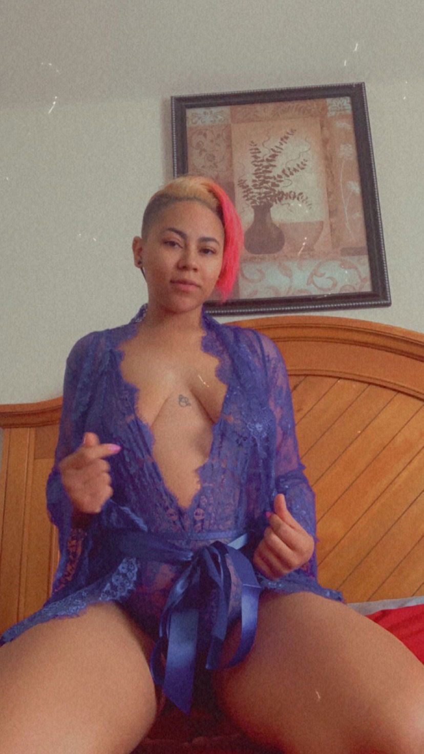 Queen Honey's avatar