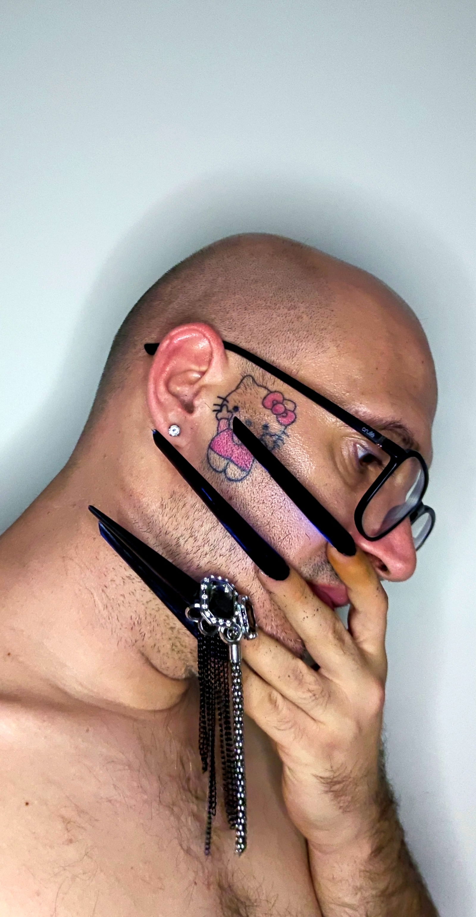 Hungary_gay_nails